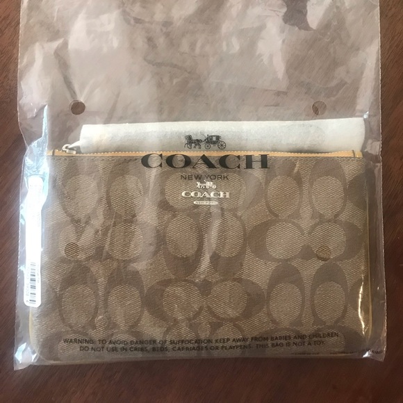 COACH khaki logo wristlet - Picture 3 of 3
